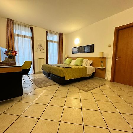 Residence Malpensa Somma Lombardo Buitenkant foto