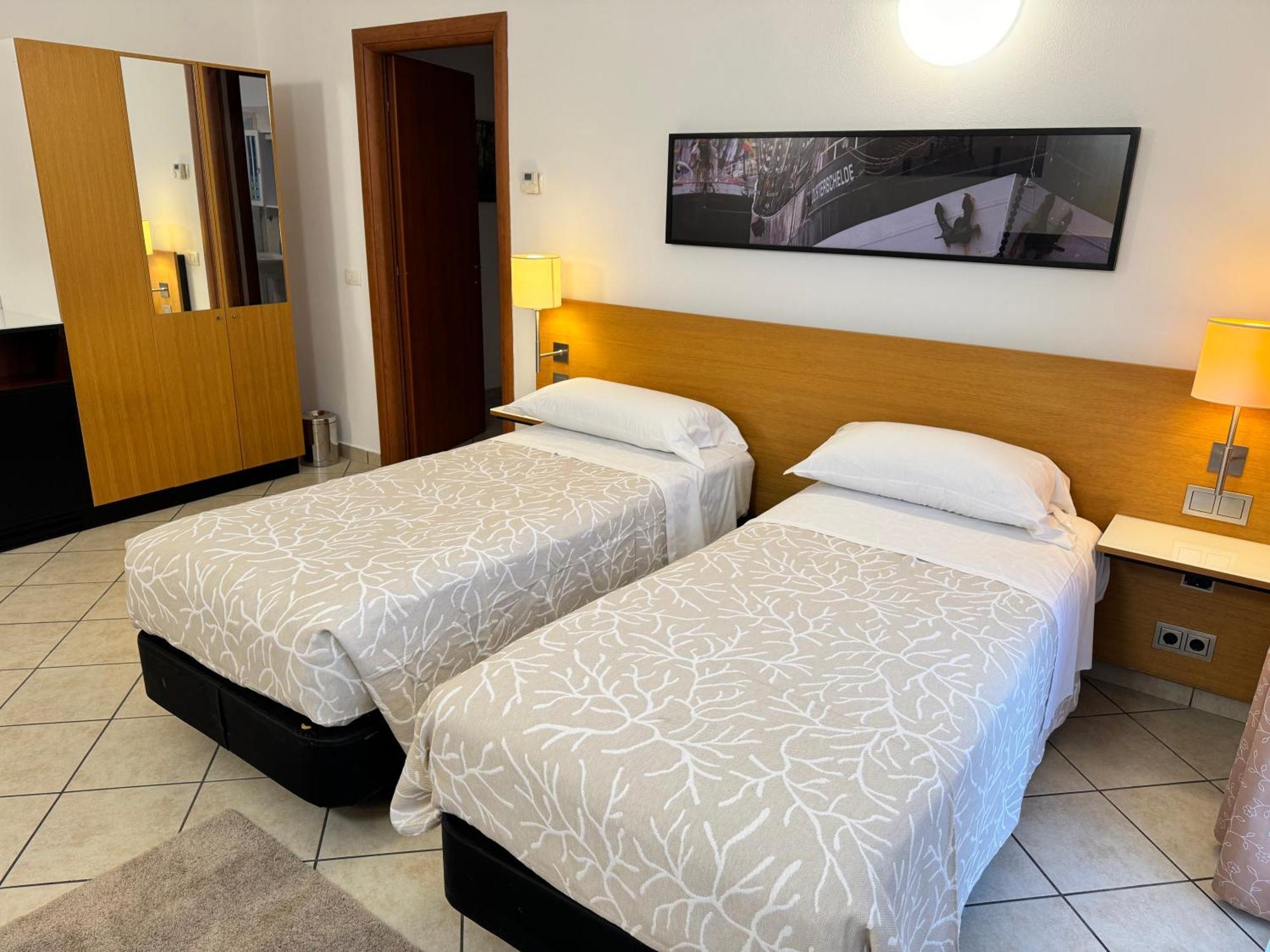 Residence Malpensa Somma Lombardo Buitenkant foto