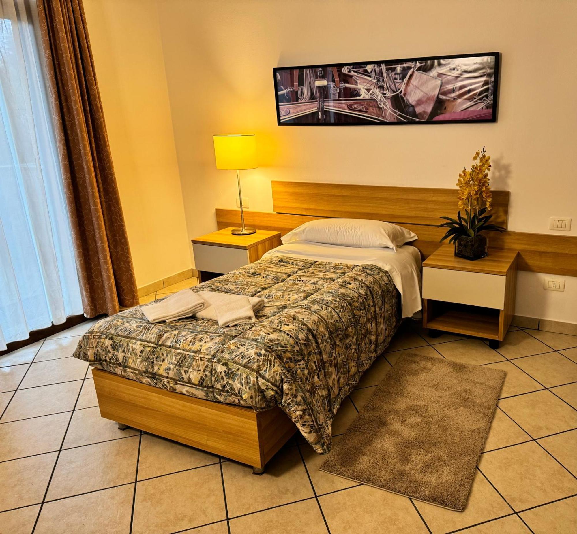 Residence Malpensa Somma Lombardo Buitenkant foto